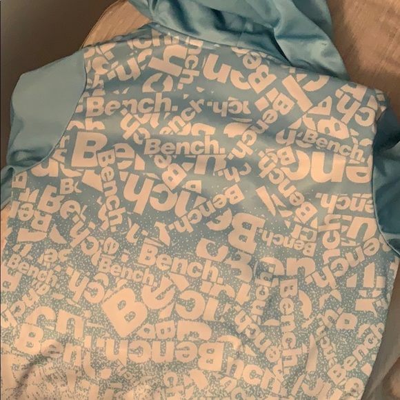 Bench hoodie - Picture 2 of 2